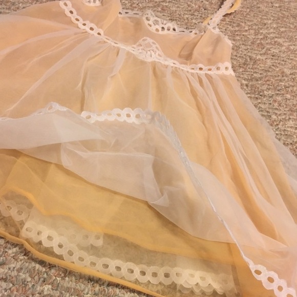Vintage sheer short nightgown - Picture 5 of 5